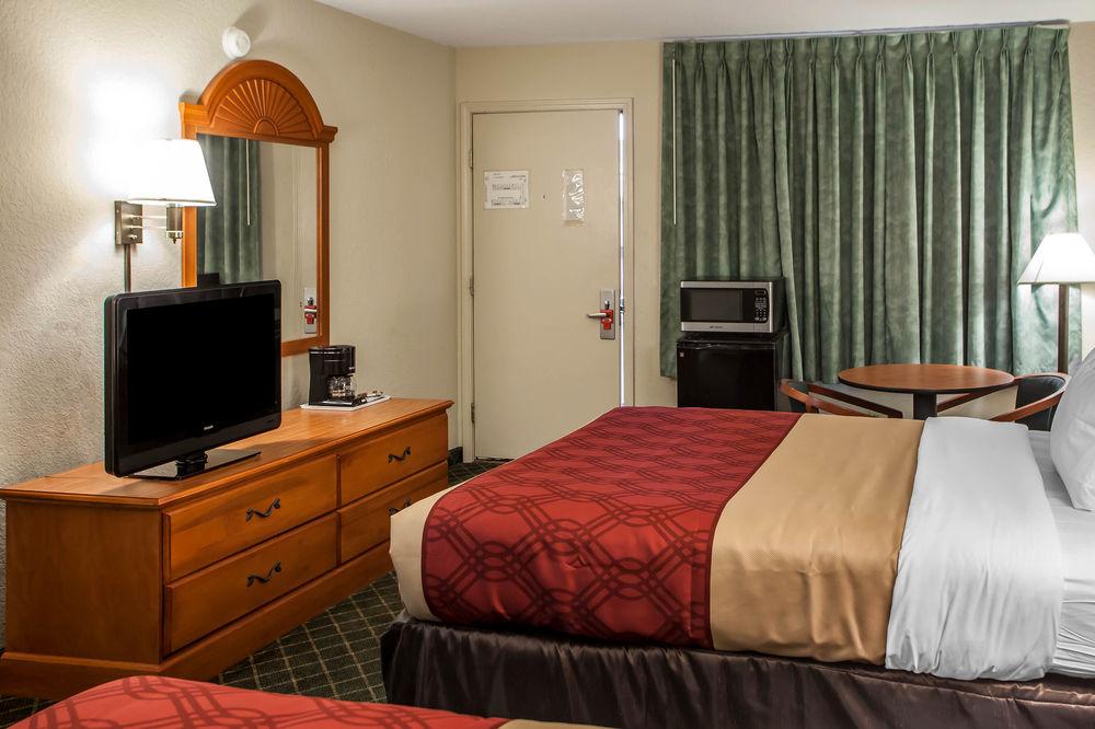 Economy Inn & Suites هانيبال المظهر الخارجي الصورة