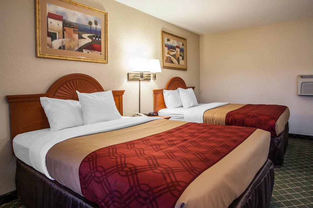 Economy Inn & Suites هانيبال المظهر الخارجي الصورة