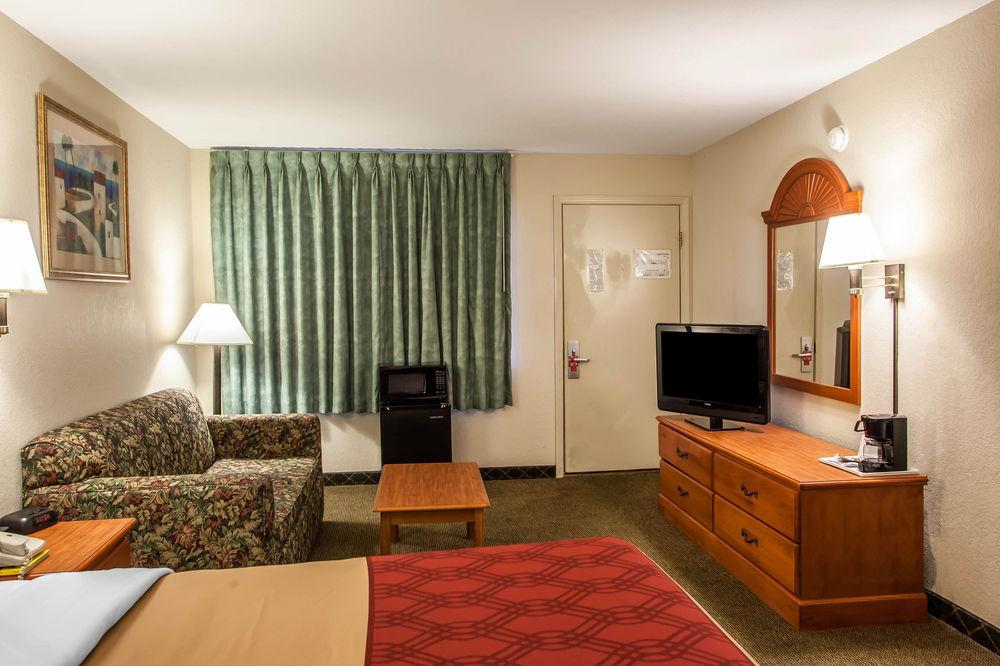 Economy Inn & Suites هانيبال المظهر الخارجي الصورة