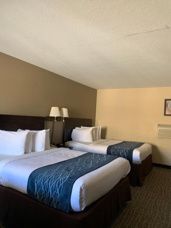 Economy Inn & Suites هانيبال المظهر الخارجي الصورة