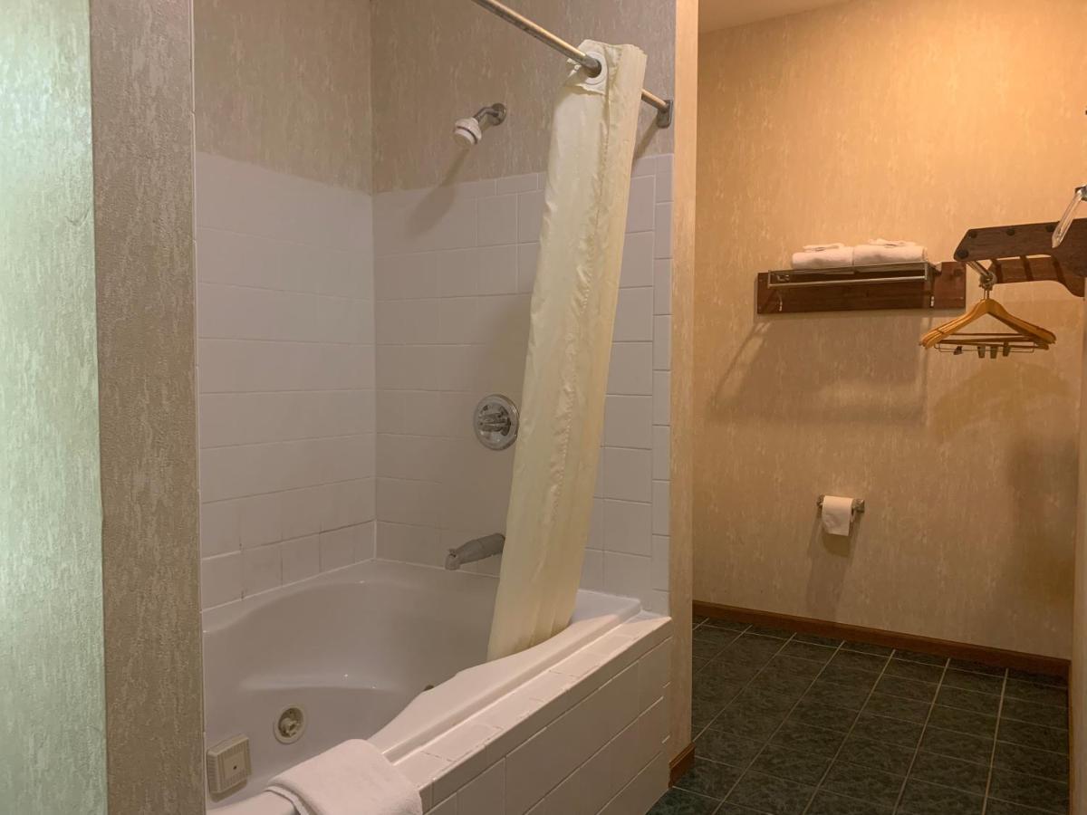 Economy Inn & Suites هانيبال المظهر الخارجي الصورة