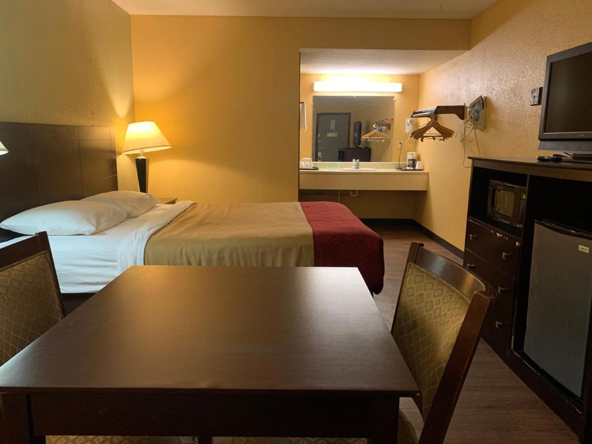 Economy Inn & Suites هانيبال المظهر الخارجي الصورة