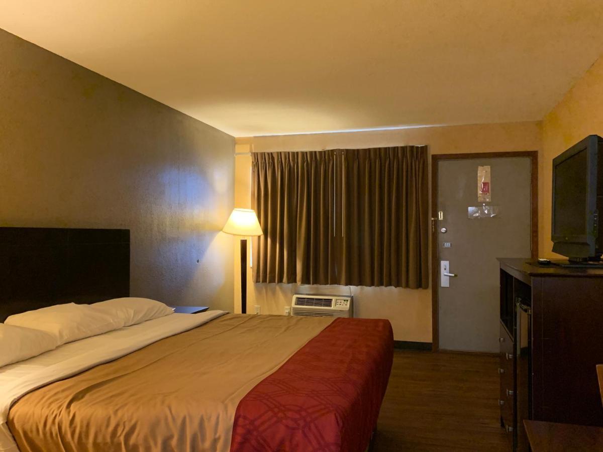Economy Inn & Suites هانيبال المظهر الخارجي الصورة